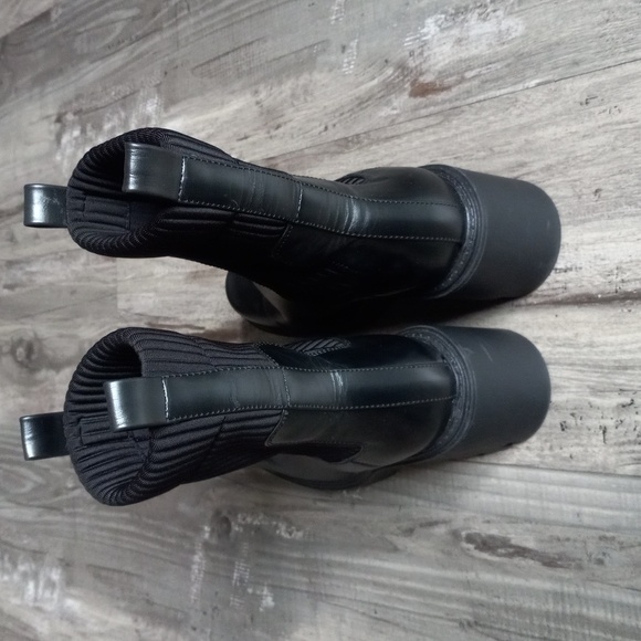 ZARA Women's Chelsea Boots Lether Elastic Detail Track Soles Sack Boot Sz 6.5 - Picture 4 of 16